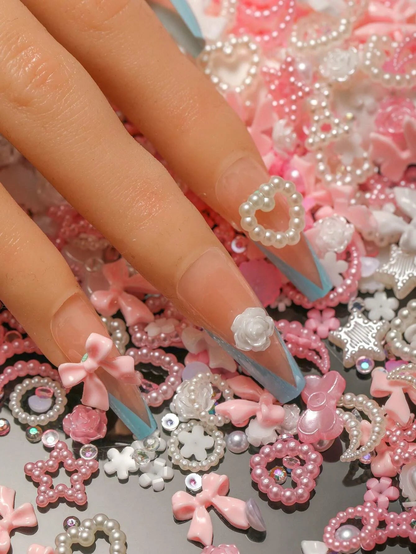 50Pcs 3D Kawaii Pink White Mixed Bow Flower Star Moon Multi-Model Mixed Rambom Resin Nail Art Pendant Y2K Cartoon Faux Pearl Pink White Heart Shape Mini Round Nail Rhinestone Ornament Diy Accessories Supplies Nail Charms Nail Gems Nails