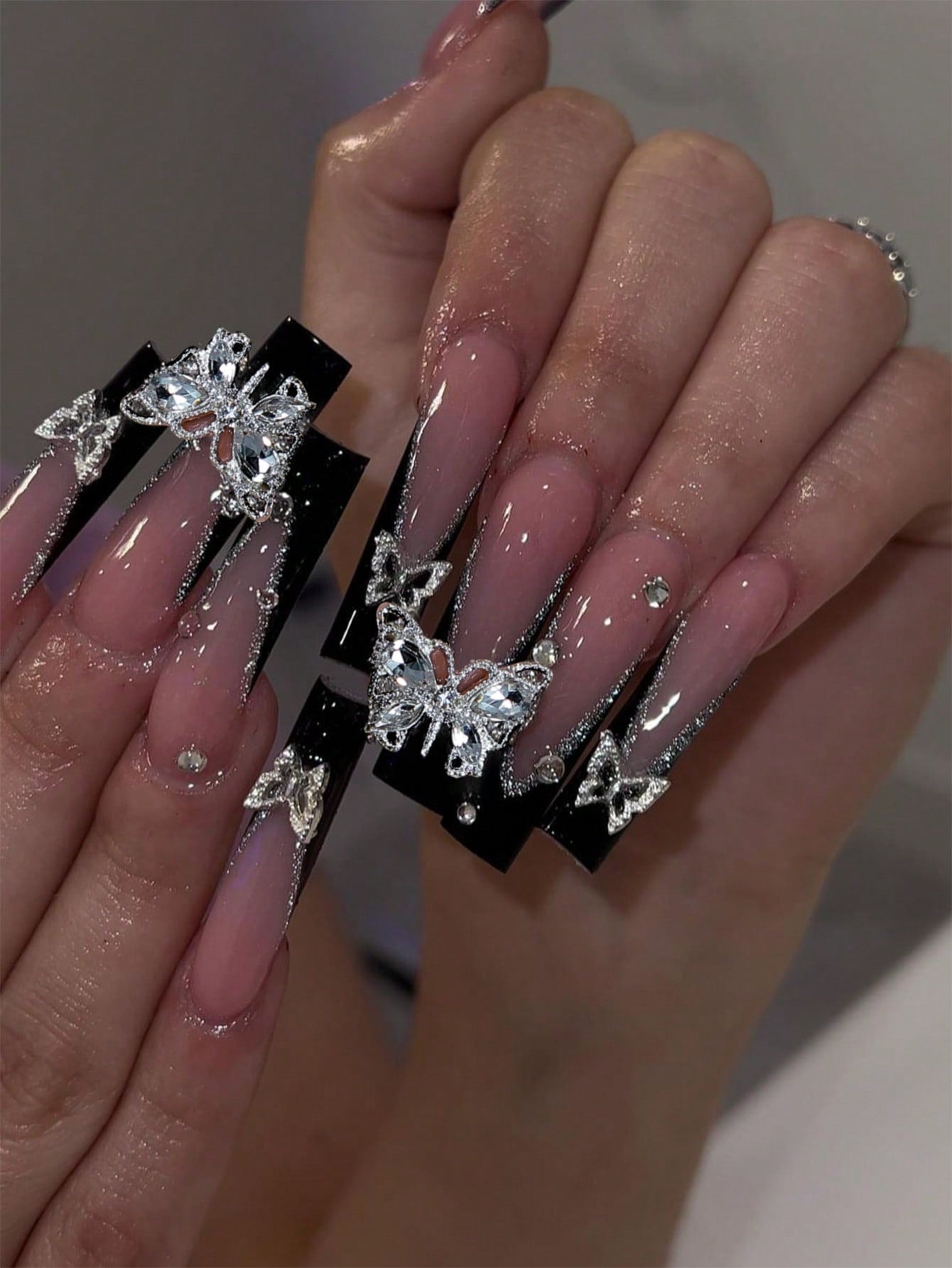 24pcs Luxury Extra Long Rectangular Nail Stickers, Decorated With 3D Golden Butterfly & Rhinestone Patterns, Champagne Warm Tones, Full Coverage, Suitable For Women, Girls, Parties, Dancing, Easy To Apply And Remove
