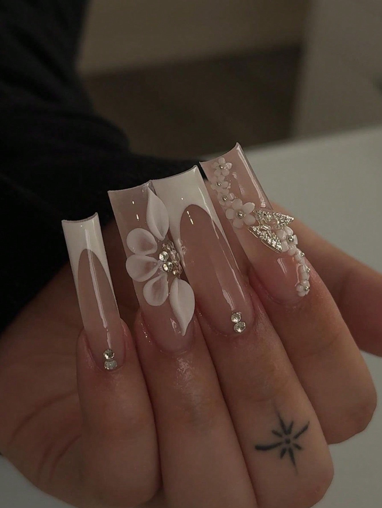 24pcs Luxury Extra Long Rectangular Nail Stickers, Decorated With 3D Golden Butterfly & Rhinestone Patterns, Champagne Warm Tones, Full Coverage, Suitable For Women, Girls, Parties, Dancing, Easy To Apply And Remove