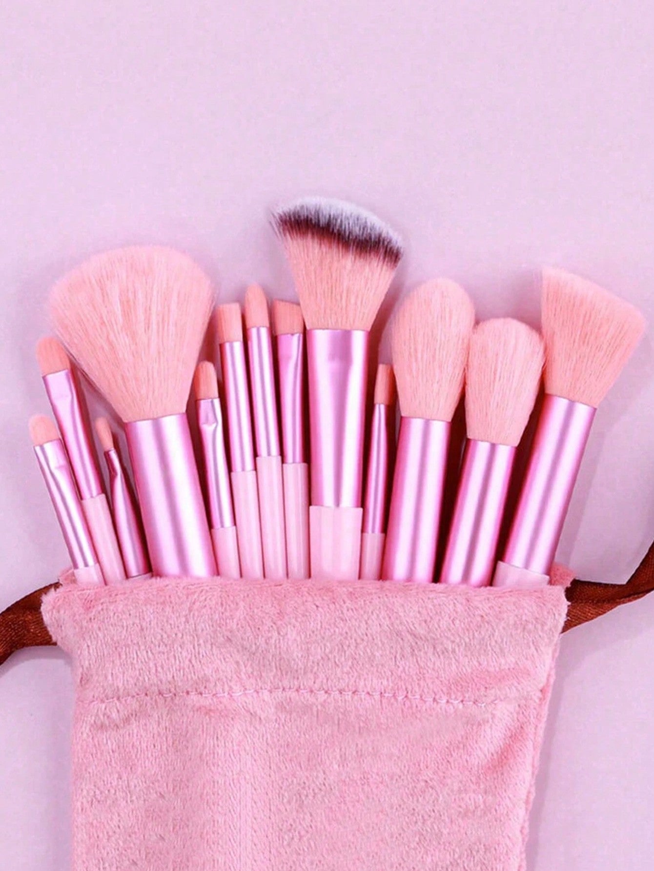 33pcs Makeup Tools Set Including:13PCS Makeup Brush Set+4PCS Makeup Sponges+4PCS Mini Makeup Sponges+4PCS Triangle Powder Puffs+4PCS Mini Air Cushion Powder Puffs+1pc Facial Cleansing Sponges+1pc Hairband+2PCS Hand Bowl Strap Makeup Brush Random Color,Bru