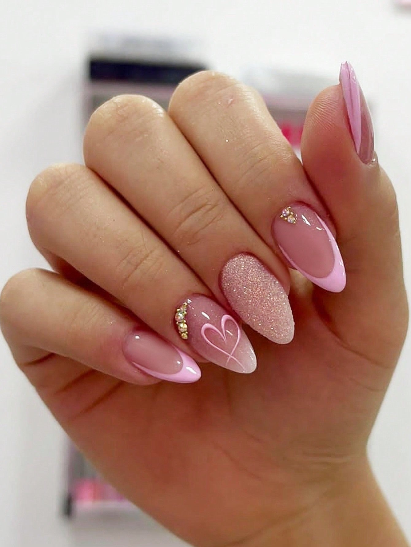 24pcs Medium Almond Shaped Press-On Nails, Romantic Pink Heart & Rhinestone Decor Artificial Nails, Create Romantic Style, Valentine's Day Manicure Gift