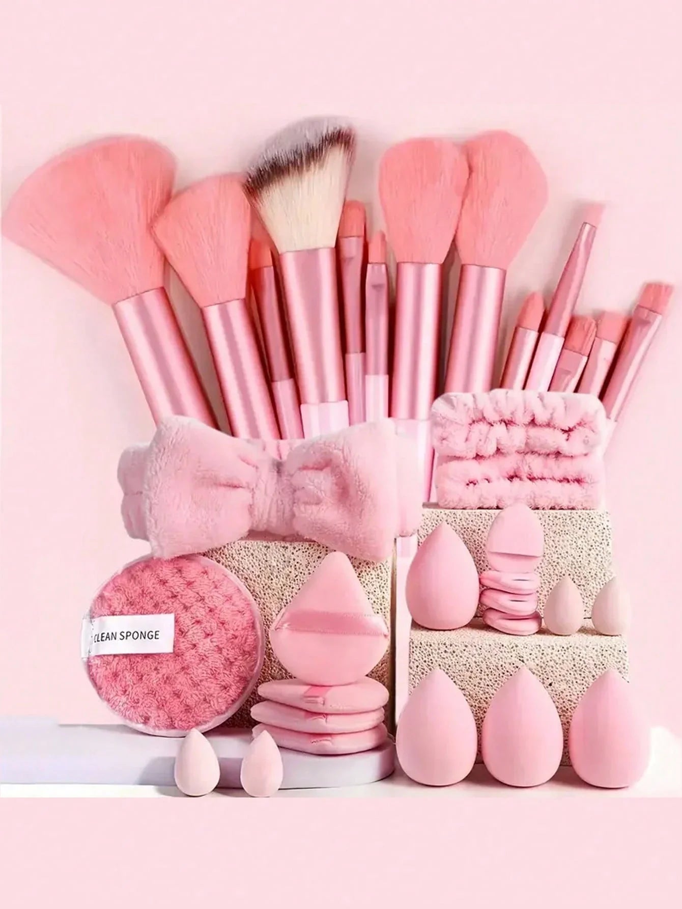 33pcs Makeup Tools Set Including:13PCS Makeup Brush Set+4PCS Makeup Sponges+4PCS Mini Makeup Sponges+4PCS Triangle Powder Puffs+4PCS Mini Air Cushion Powder Puffs+1pc Facial Cleansing Sponges+1pc Hairband+2PCS Hand Bowl Strap Makeup Brush Random Color,Bru