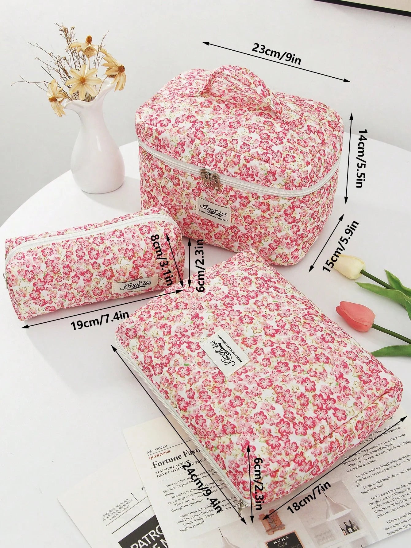 1 PC Pink Floral Quilted Portable Back To School Make Up Bag, Fashionable And Casual Large Capacity Portable Zipper Makeup Bags, Travel And Vacation Essentials Cosmetic Bags For Sanitary Napkins, Pouch Pads, Wired Earphones, Headphones, Charger, Lipsticks