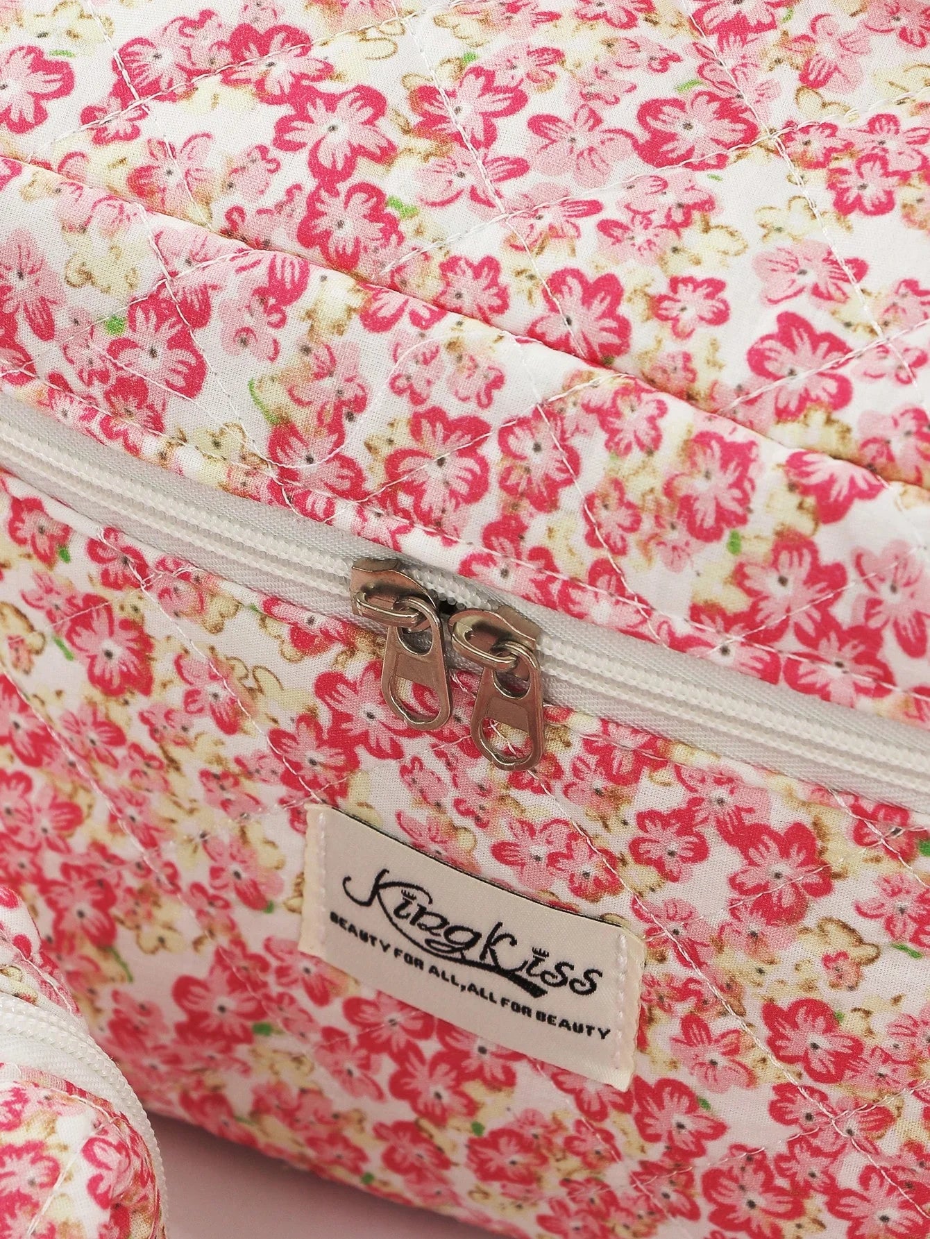 1 PC Pink Floral Quilted Portable Back To School Make Up Bag, Fashionable And Casual Large Capacity Portable Zipper Makeup Bags, Travel And Vacation Essentials Cosmetic Bags For Sanitary Napkins, Pouch Pads, Wired Earphones, Headphones, Charger, Lipsticks