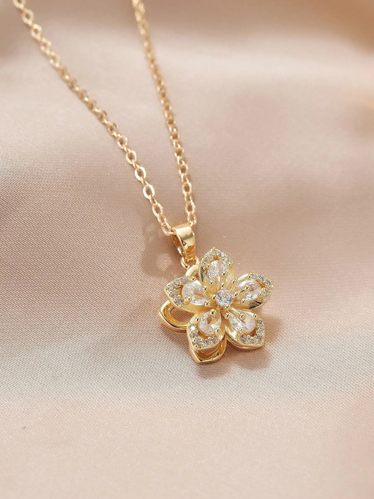 Plum Blossom Rotatable Fashion Necklace