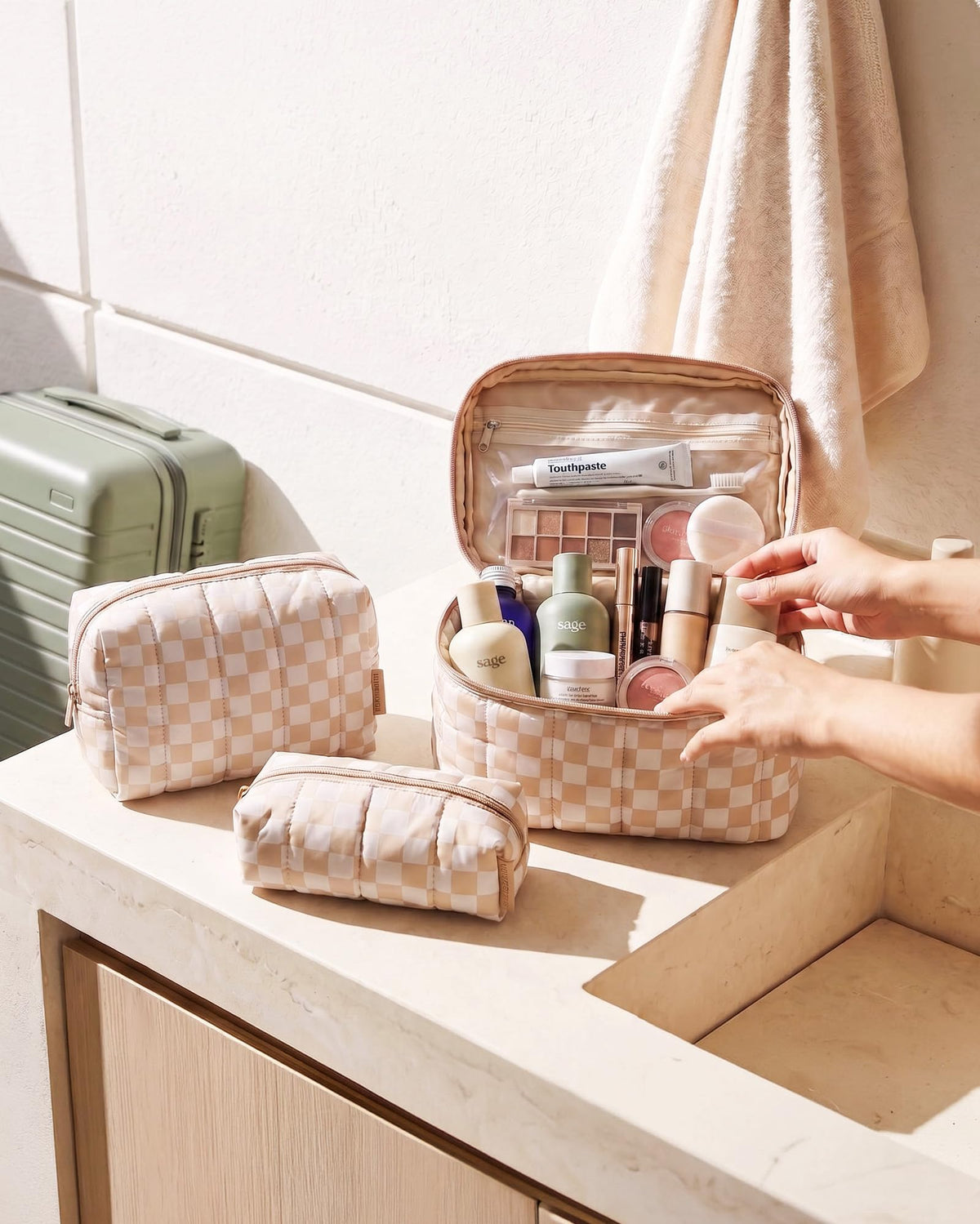 BAGSMART Travel Makeup Bag Set, 3 Pc Puffy Cosmetic Pouch, Pink